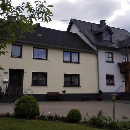 Kramer Apartment *